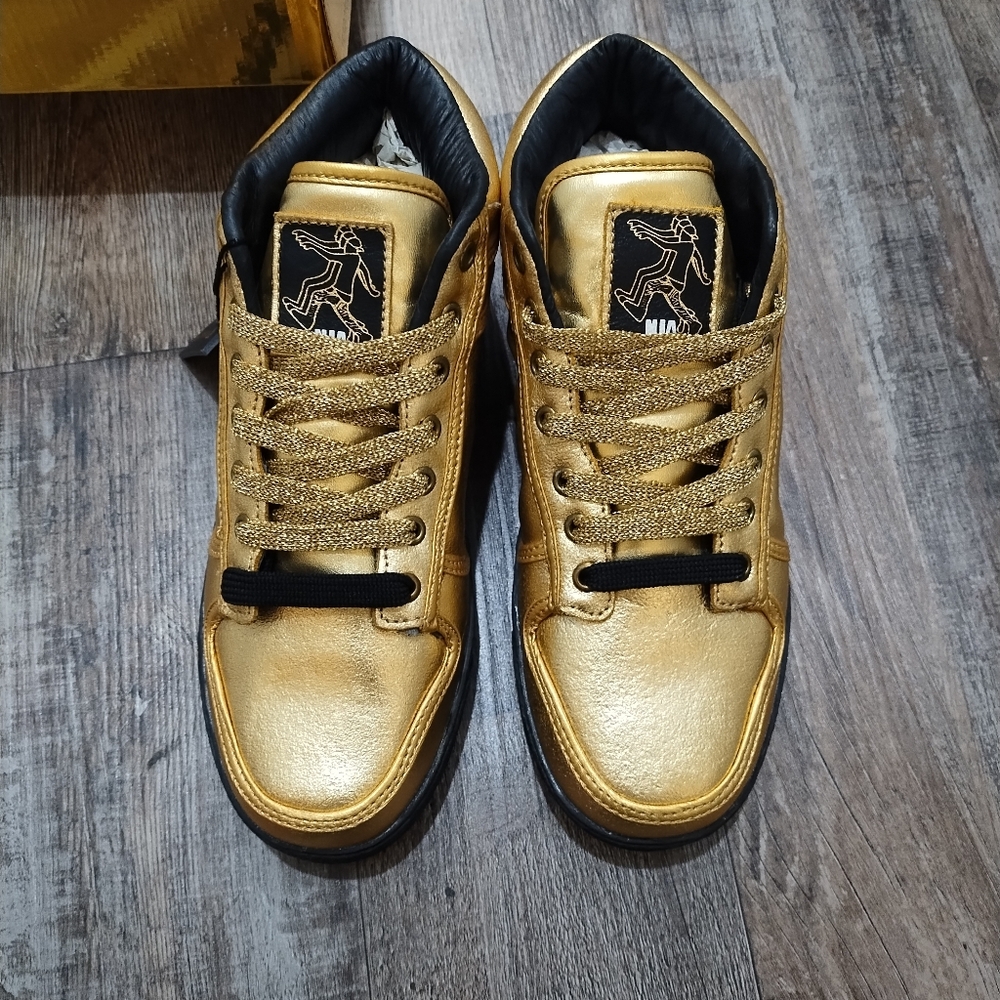 Boys Gold High-Top Sneakers Size 6 NWT